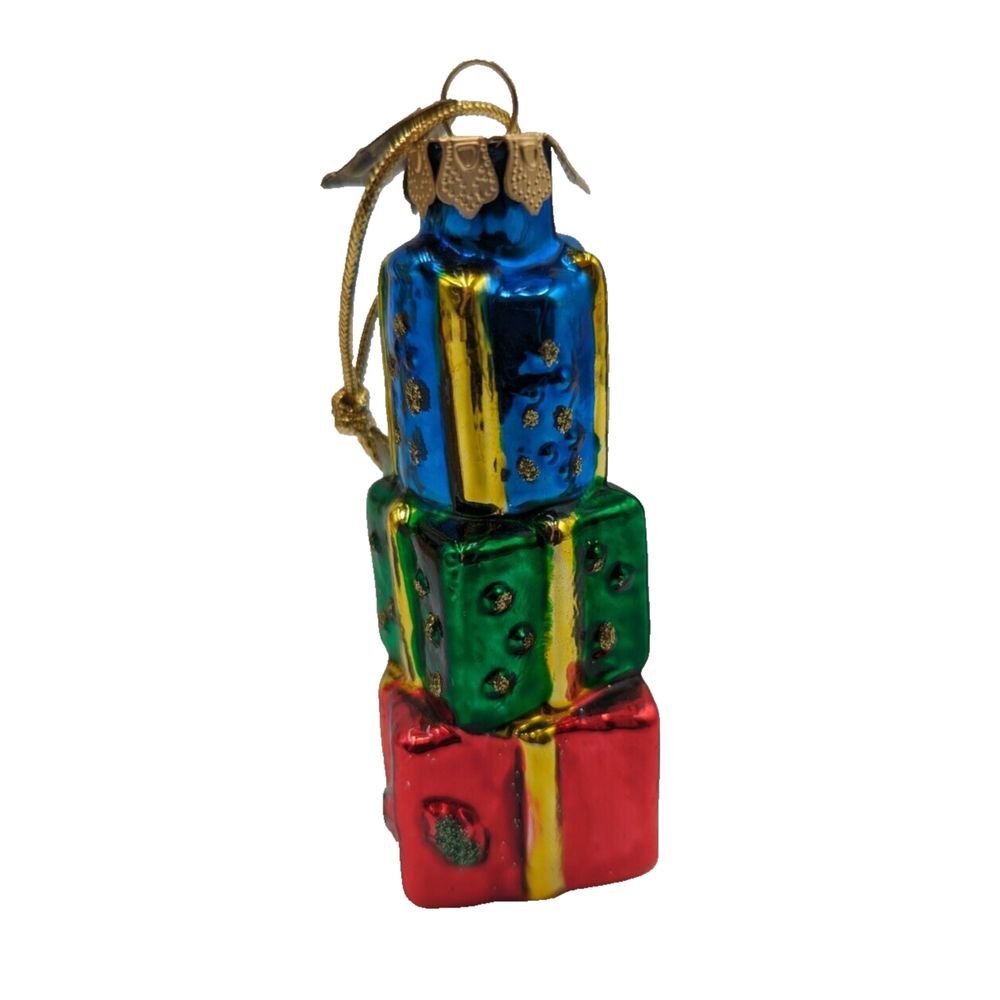 Thomas Pacconi Museum Series Christmas Santa Presents Gifts Ribbons Ornament 4"‎